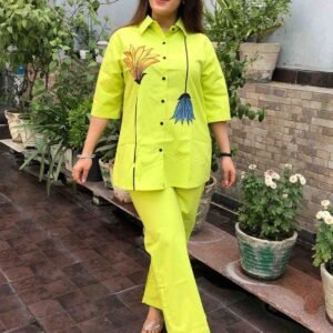 Women's Cotton Floral Printed Straight Short Shirt Kurti With Pant